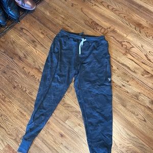 Vuori Joggers men’s Large-Camo